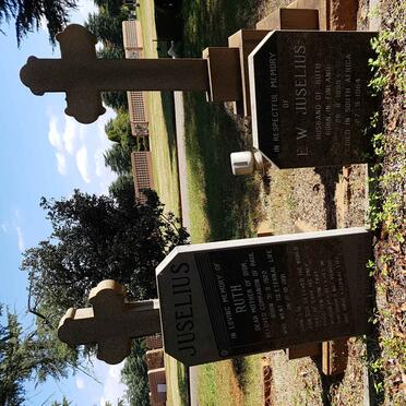 JUSELIUS E.W. 1899-1964 &amp; Ruth 1922-1991