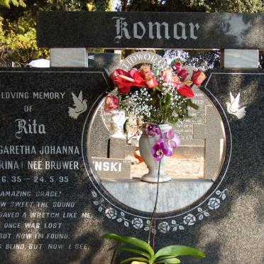 KOMAR Margaretha Johanna Hendrina nee BRUWER 1935-1995