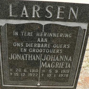 LARSEN Jonathan 1910-1977 &amp; Johanna Magrieta 1919-1978