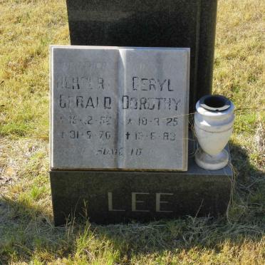 LEE Beryl Dorothy 1925-1983 :: LEE Herbert Gerald 1952-1970