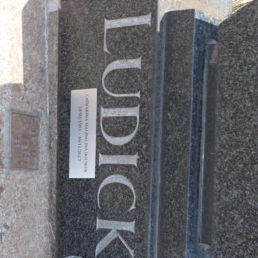 LUDICK Willem Frederick 1915-1969 :: BOUWER Catharina Magdalina nee LUDICK 1951-2017