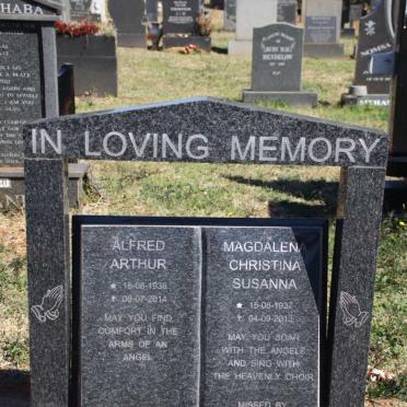 MCKNIGHT Alfred Arthur 1936-2014 &amp; Magdalena Christina Susanna 1937-2013