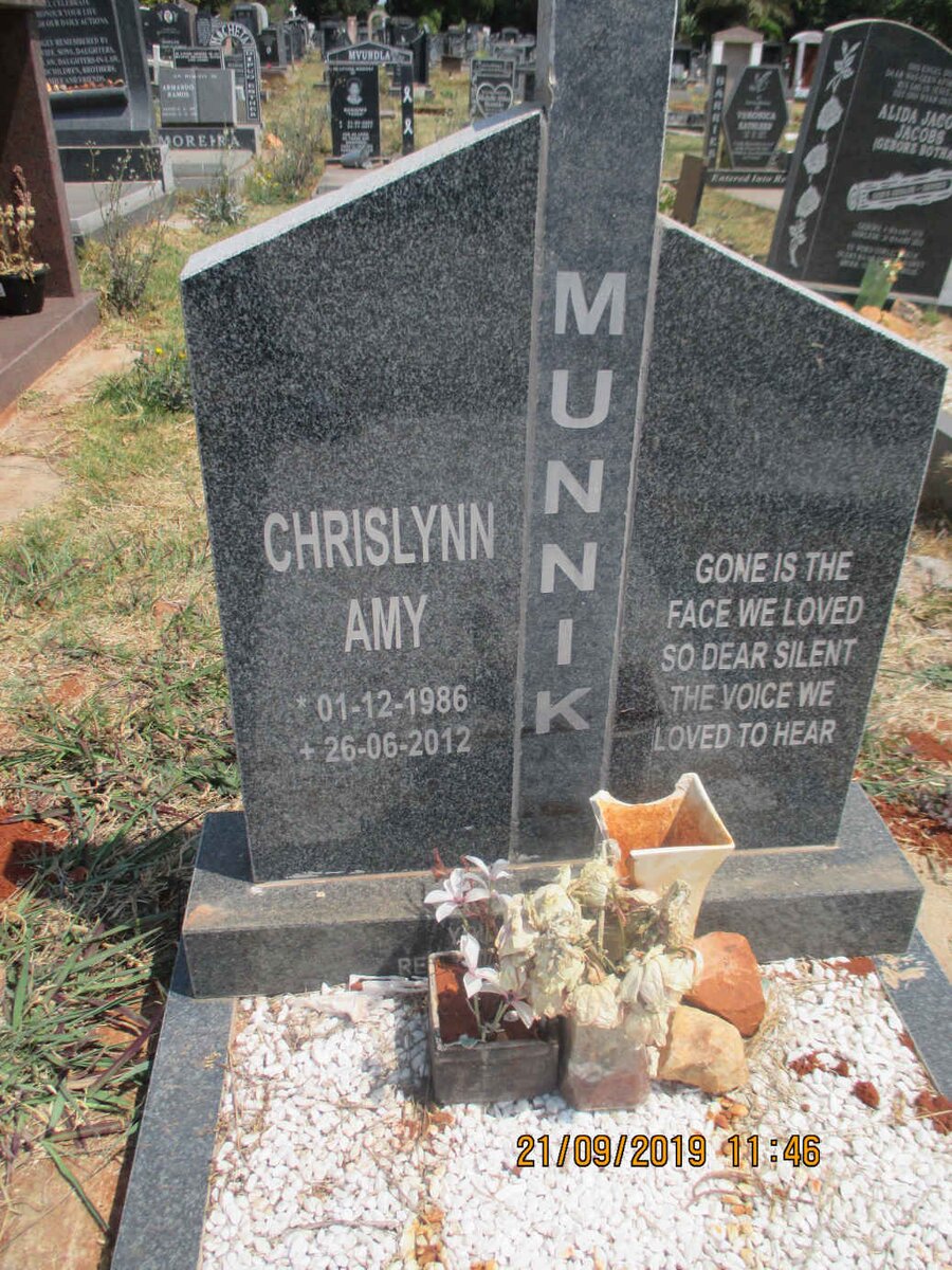 MUNNIK Chrislynn Amy 1986-2012
