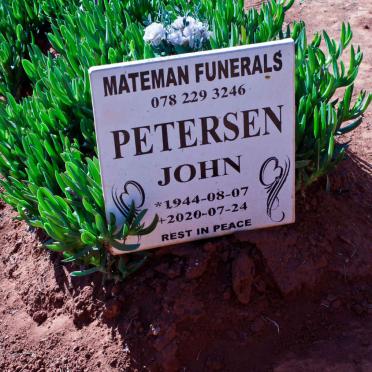 PETERSEN John 1944-2020