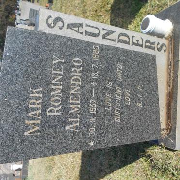 SAUNDERS Mark Romney Almendro 1957-1983