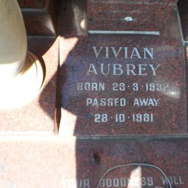 SMITH Vivian Aubrey 1932-1981 &amp; Rose KARAM 1913-2016