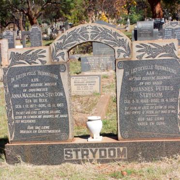 STRYDOM Johannes Petrus 1868-1957 &amp; Anna Magdalena DE BEER 1877-1963