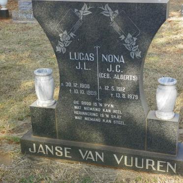 VUUREN Lucas J.L., Janse van 1908-1989 &amp; Nona J.C. ALBERTS 1912-1979