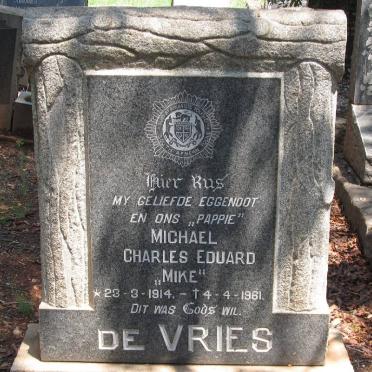 VRIES Michael Charles Eduard, de 1914-1961