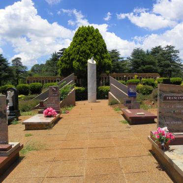 13. Westdene Dam bus accident memorial and graves