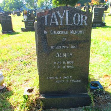 TAYLOR Agnes 1906-1976