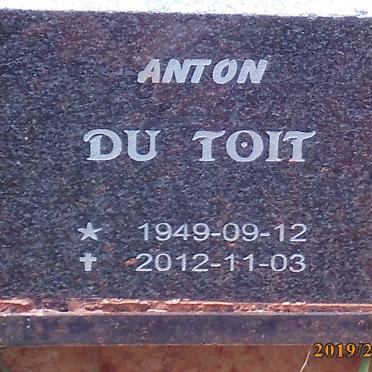 TOIT Anton, du 1949-2012