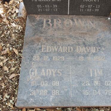 BROWN Tim 1902-1979 & Gladys 1909-1988 :: ETTLING Max 1912-1987 & Mona 1913-1999 :: BROWN Edward David 1929-1982 :: BROWN Thomas Scott 1936-2007 & Madelaine 1939-2013_1