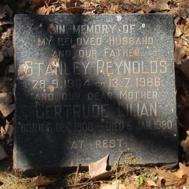 REYNOLDS Stanley 1904-1966 &amp; Gertrude Lilian 1908-1980