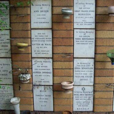 140 Memorial wall 
