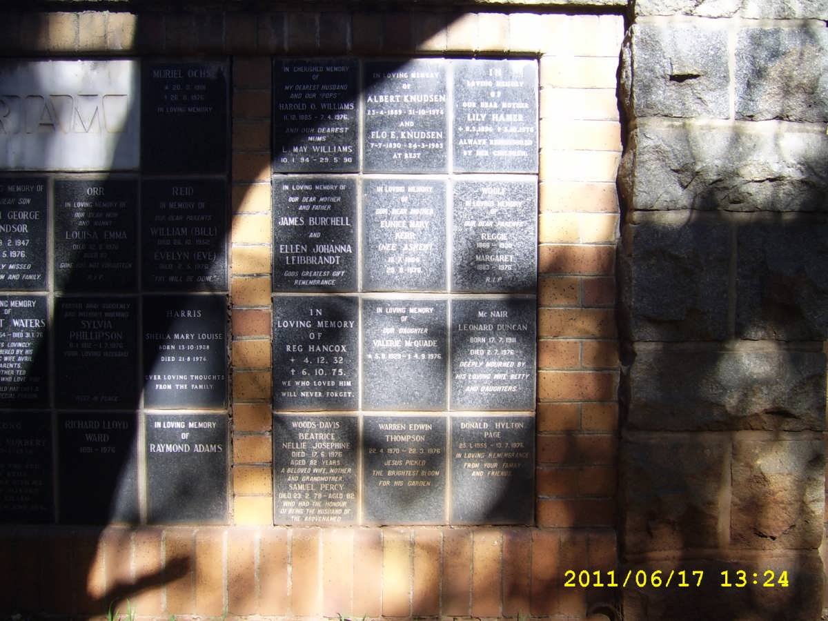 073 Memorial wall