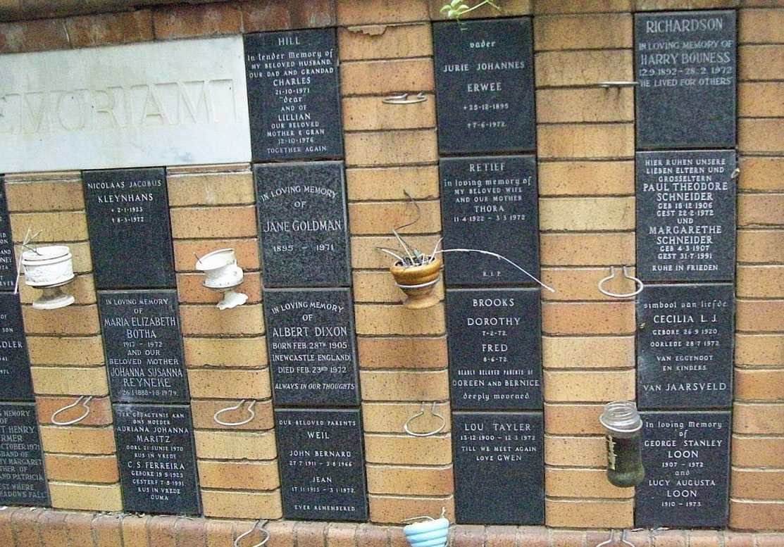 132 Memorial wall 