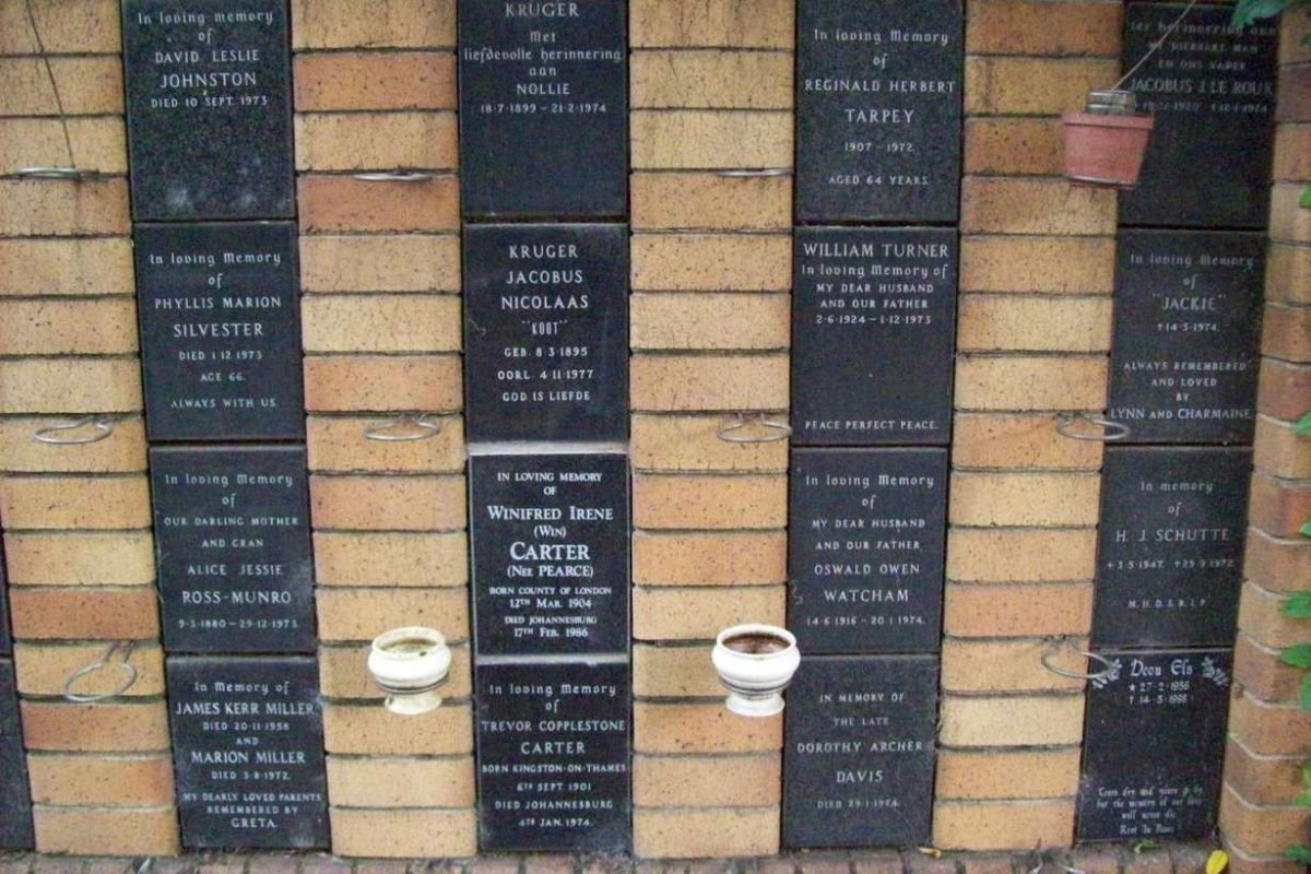 141 Memorial wall 