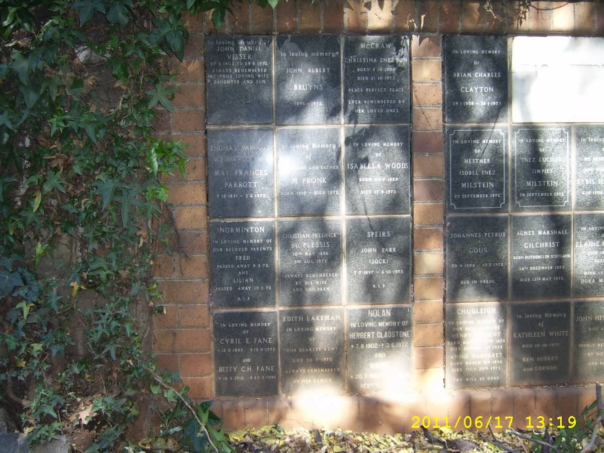 059 Memorial wall