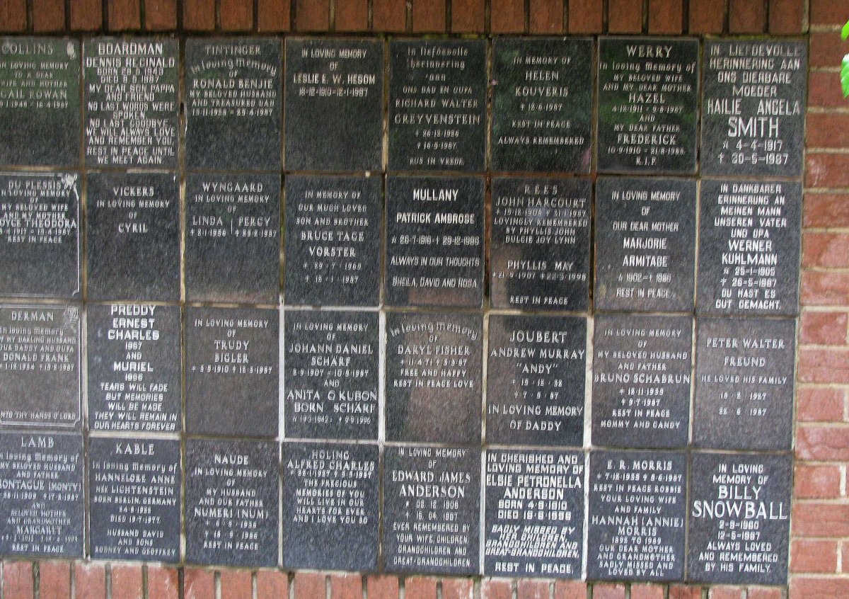 104 Memorial wall 