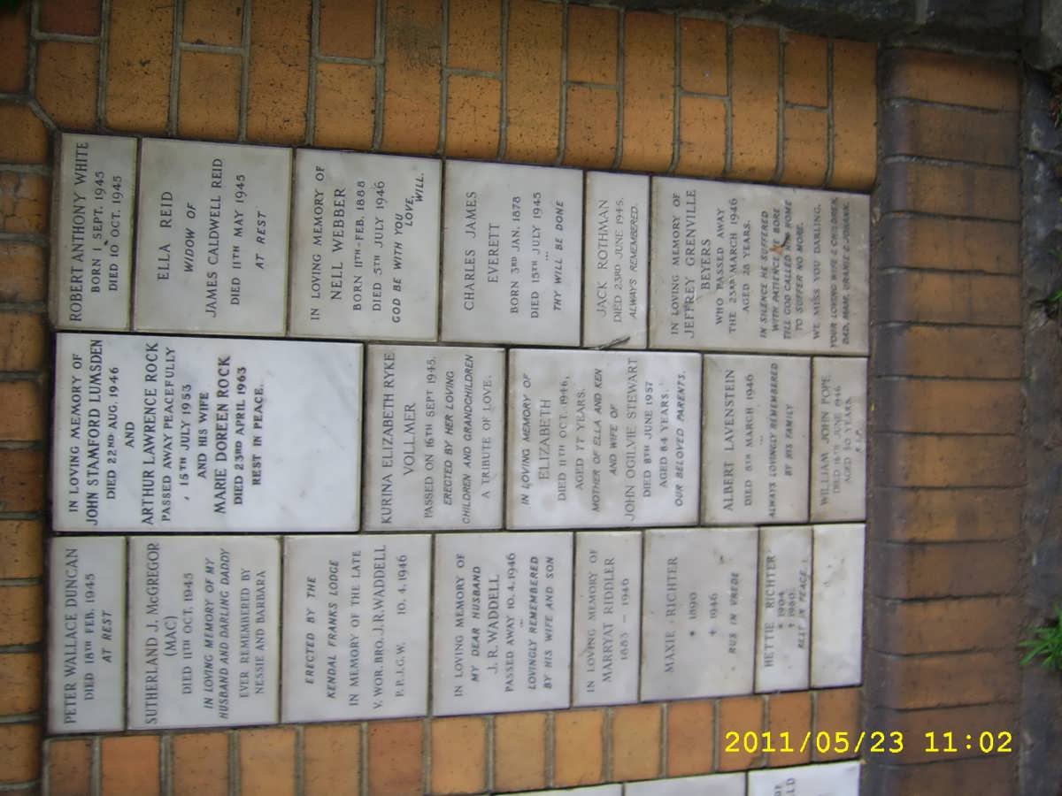 037 Memorial wall