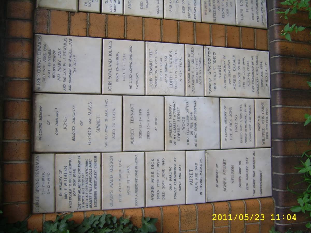 041 Memorial wall