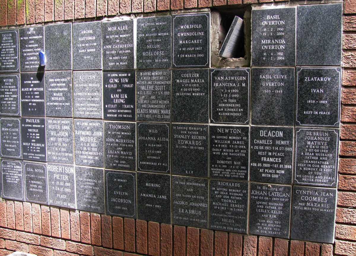 164 Memorial wall 