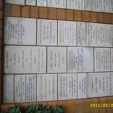 041 Memorial wall