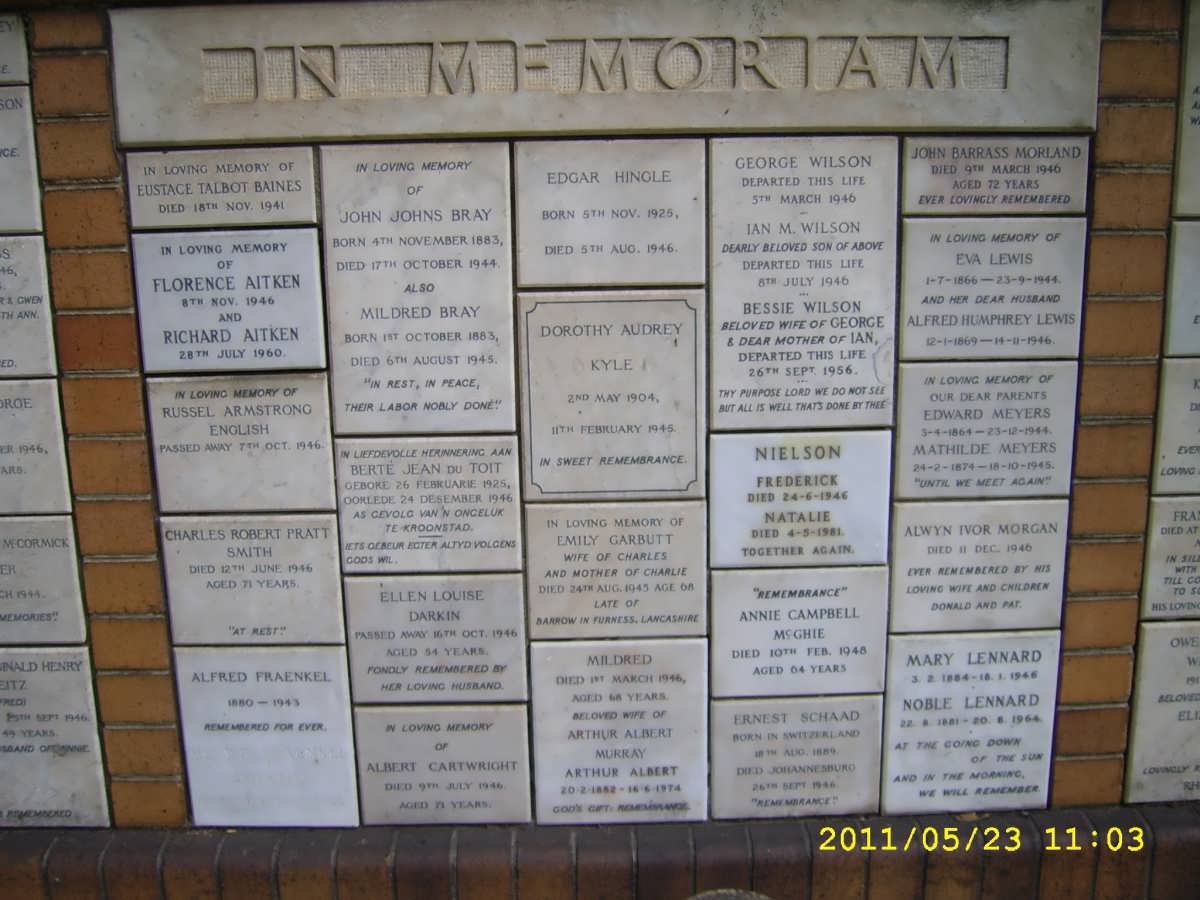 039 Memorial wall