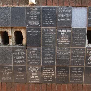 091 Memorial wall 