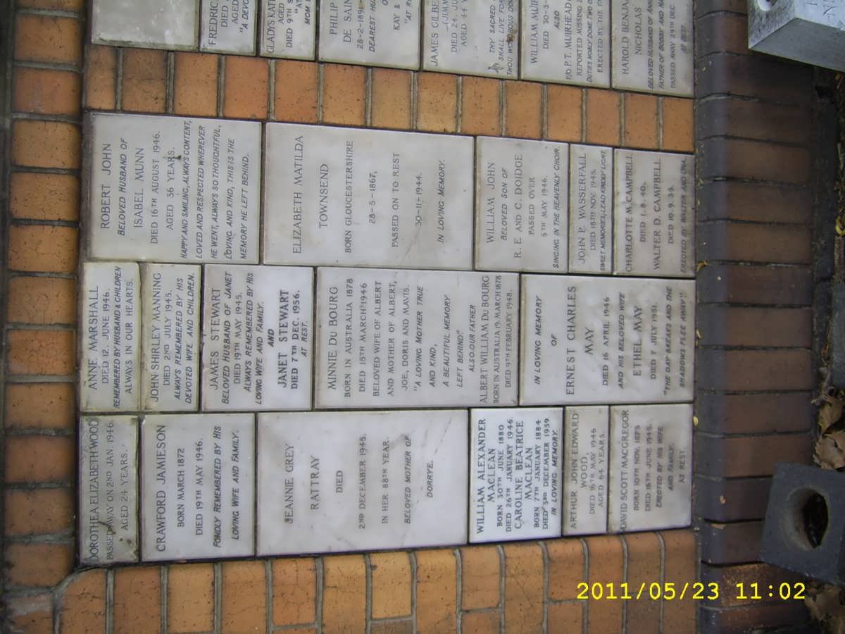 035 Memorial wall