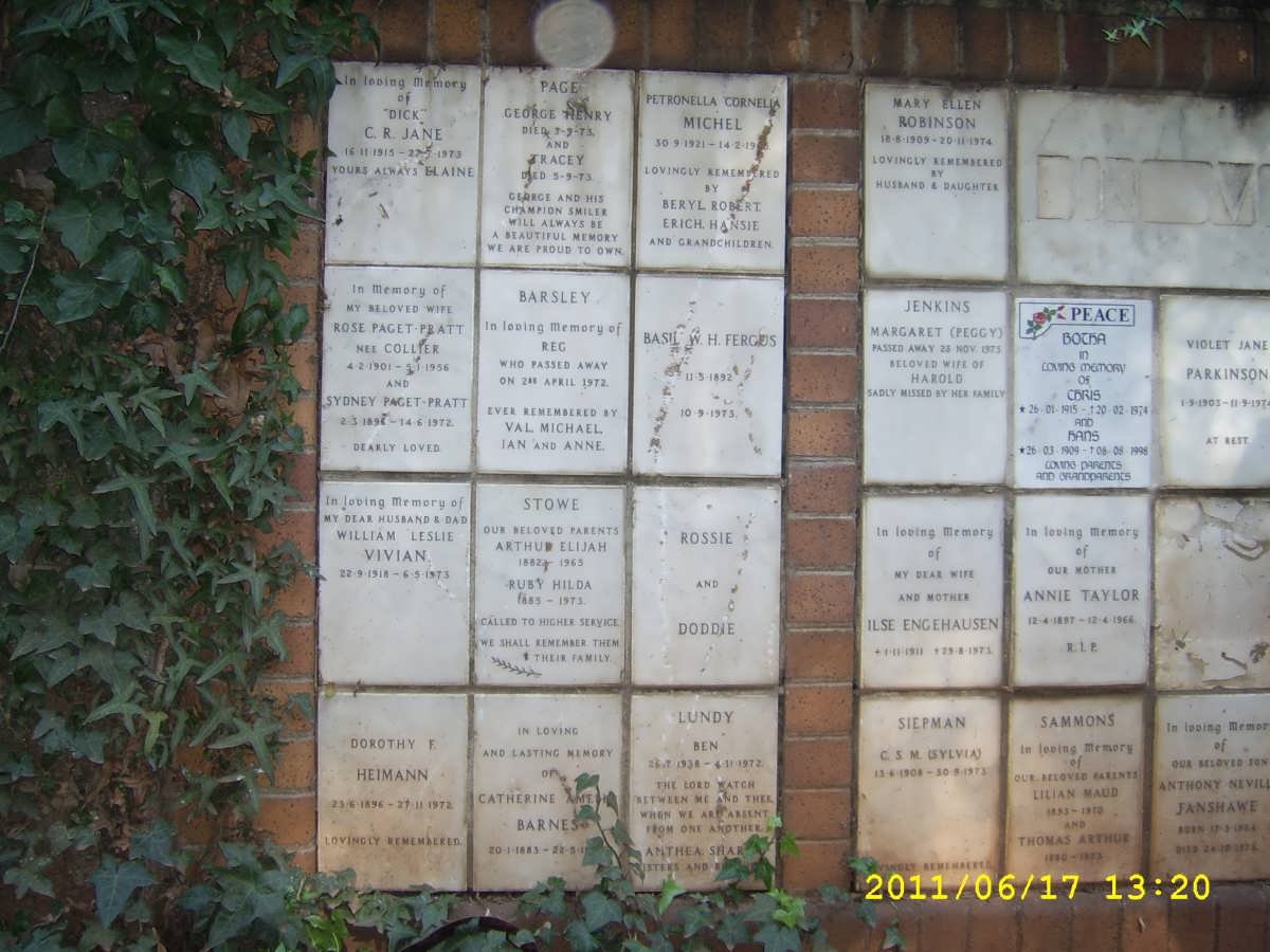 062 Memorial wall