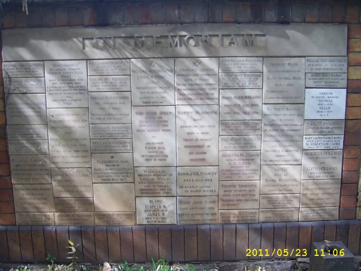 048 Memorial wall