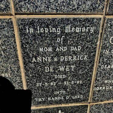 WET Derrick, de -1982 & Anne -1982