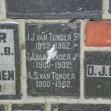 TONDER van
