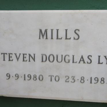 MILLS Steven Douglas Lyne 1980-1985