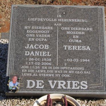 VRIES Jacob Daniel, de 1938-2006 &amp; Teresa 1944-