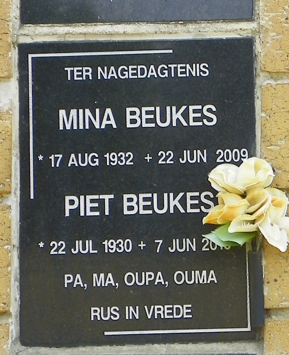 BEUKES Piet 1930-201? &amp; Mina 1932-2009