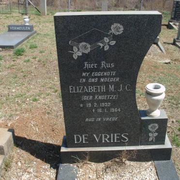VRIES Elizabeth M.J.C., de nee KNOETZE 1932-1964