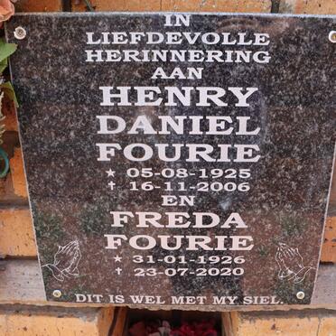FOURIE Henry Daniel 1925-2006 & Freda 1926-2020