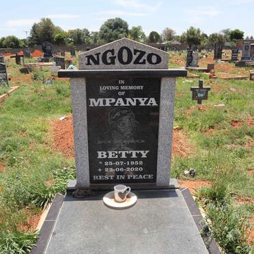 N - Vanne :: Surnames - N