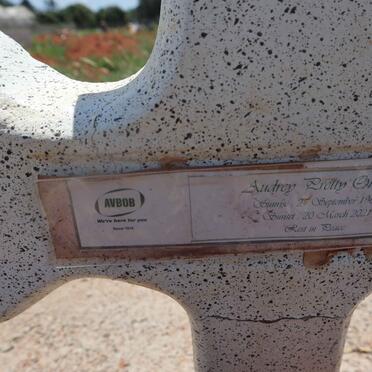 OKOLI Audrey Pretty 1968-2021