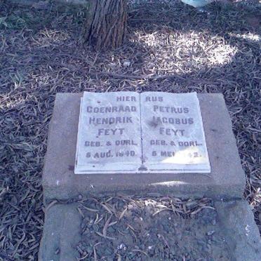 F - Vanne :: Surnames - F