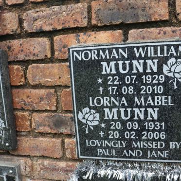 MUNN Norman William 1929-2010 &amp; Lorna Mabel 1931-2006