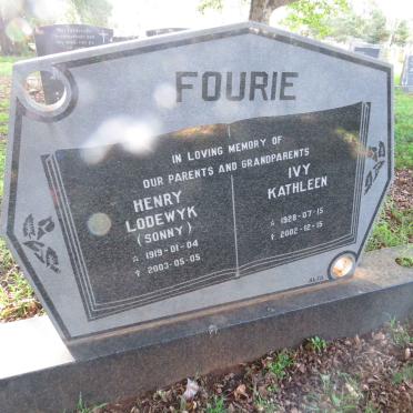 FOURIE Henry Lodewyk 1919-2003 &amp; Ivy Kathleen 1928-2002