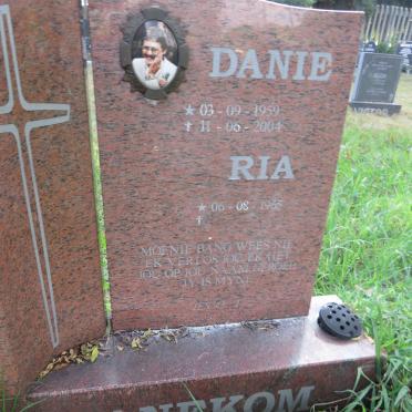 HANEKOM Danie 1959-2004 &amp; Ria 1965-