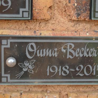 BECKER Ouma 1918-2015