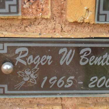 BENTLEY Roger W. 1965-2004