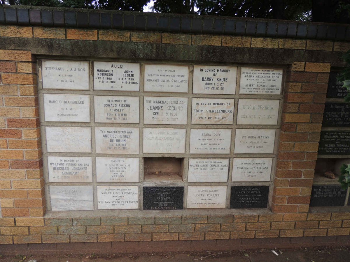 33. Memorial wall 