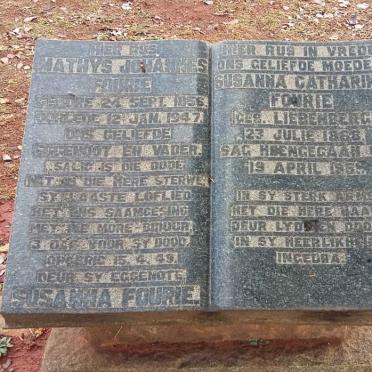 FOURIE Mathys Johannes 1856-1947 &amp; Susanna Catharina LIEBENBERG 1868-1959